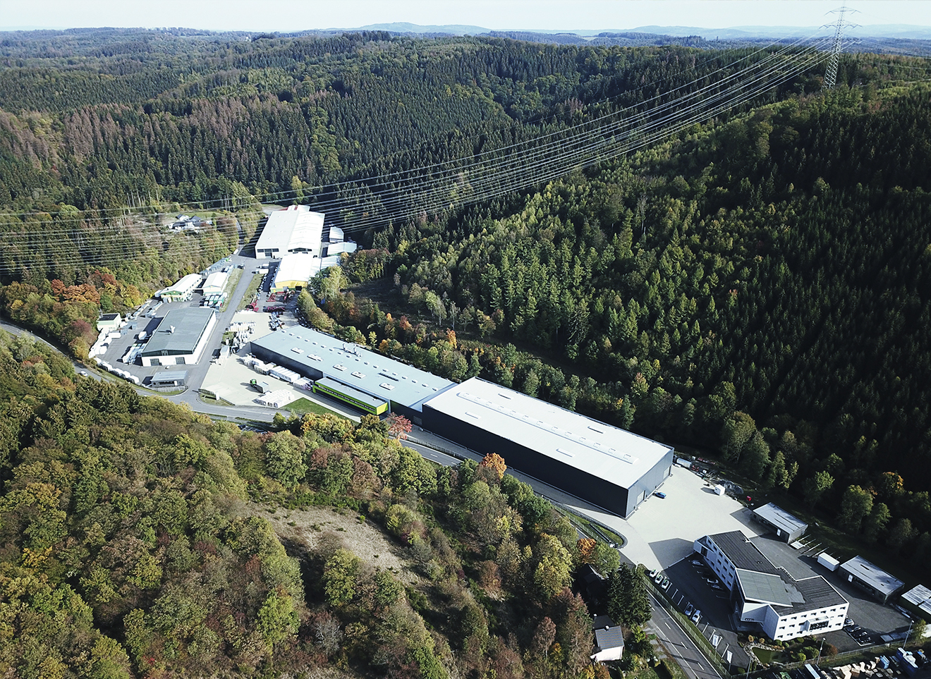 Luftaufnahme vom Unternehmen SÄBU. SÄBU steht für bodenständigen Werte und Ziele.