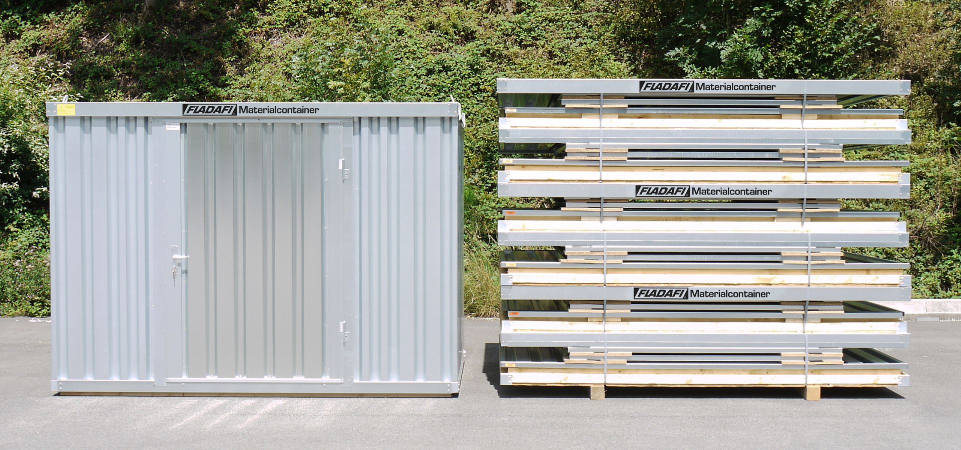 FLADAFI® Lagercontainer im montierten und zerlegten Zustand fertig zur Auslieferung